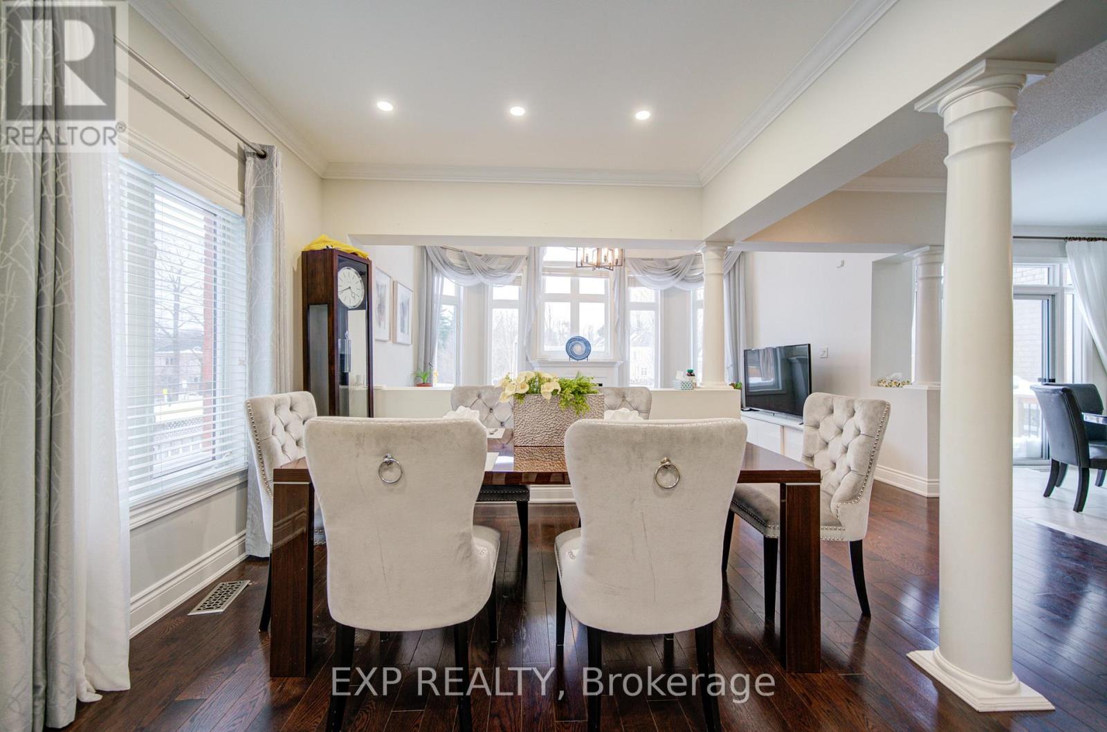 116 Colesbrook Road, Richmond Hill, Ontario  L4S 2G3 - Photo 7 - N12703752