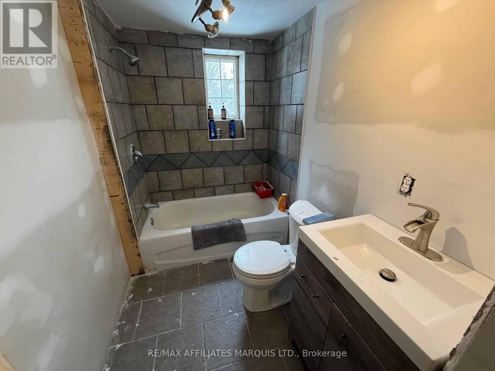 16395 Centennial Drive, North Stormont, Ontario  K0C 1C0 - Photo 12 - X12697866