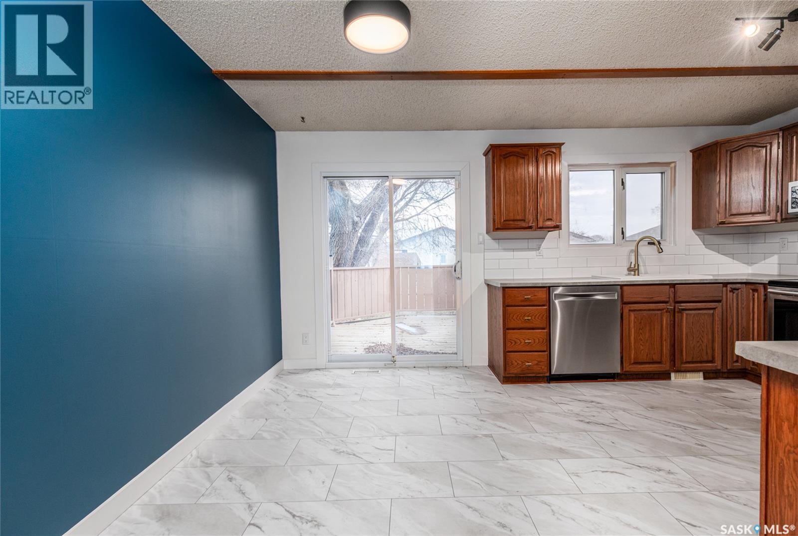 1386 Manitou Crescent, Moose Jaw, Saskatchewan  S6H 7C5 - Photo 11 - SK026992