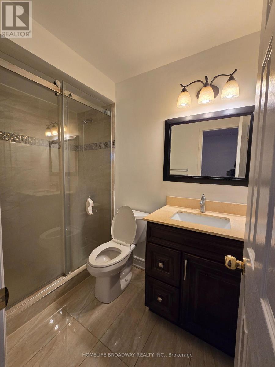 81 Clearmeadow Boulevard, Newmarket, Ontario  L3X 2M6 - Photo 7 - N12706388