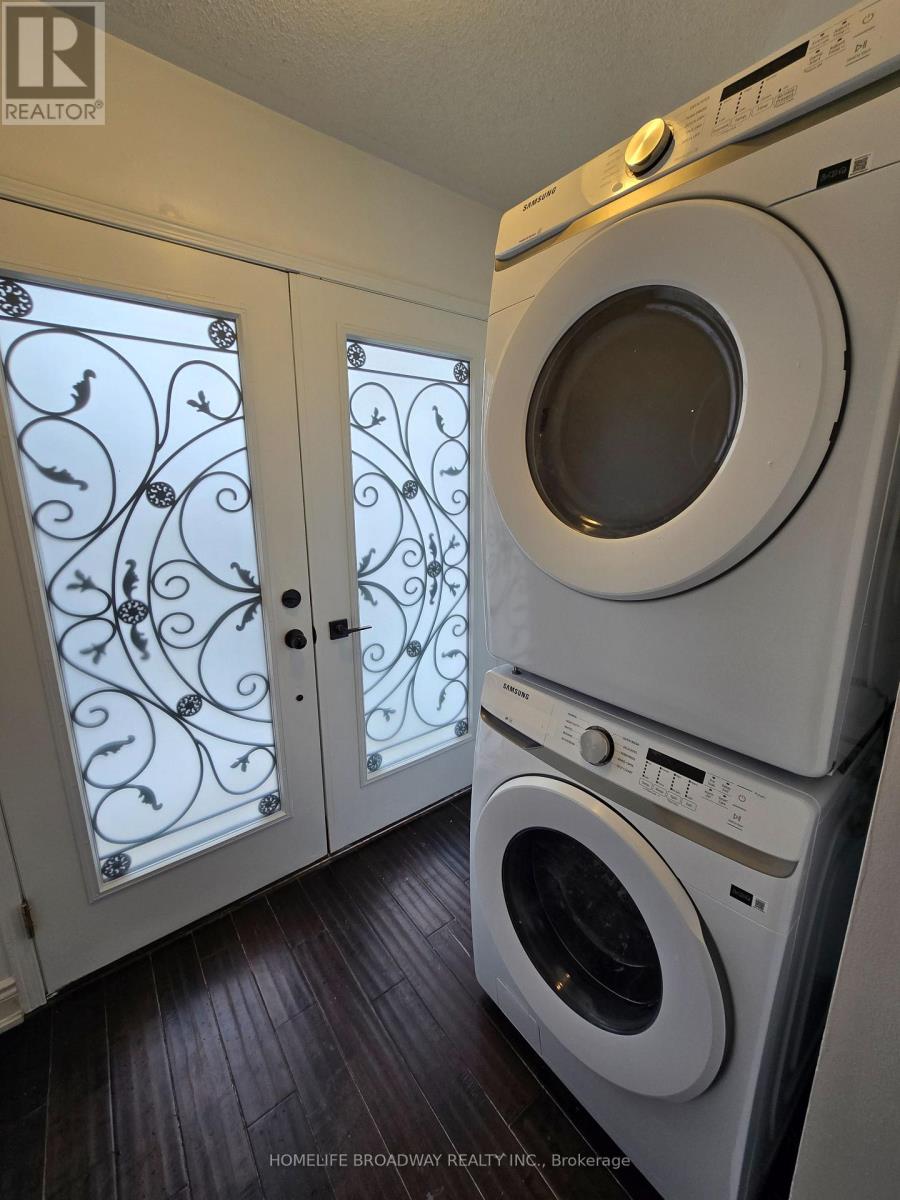 81 Clearmeadow Boulevard, Newmarket, Ontario  L3X 2M6 - Photo 8 - N12706388