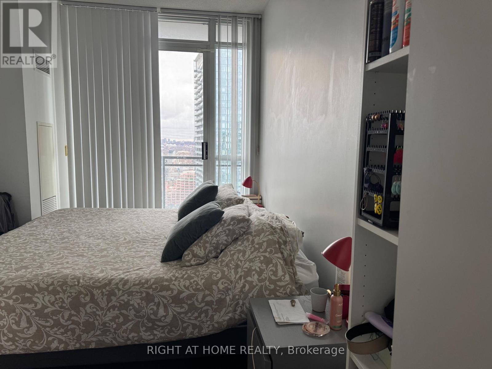 3806 - 25 Capreol Court, Toronto, Ontario  M5V 3Z7 - Photo 11 - C12705204