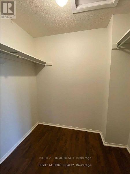 3158 Mccarron Crescent E, Mississauga, Ontario  L5N 3H5 - Photo 11 - W12611250