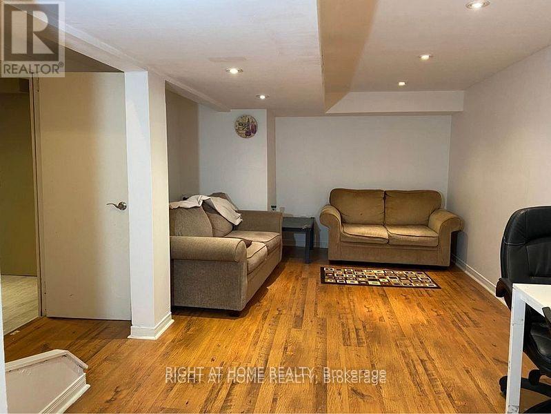 3158 Mccarron Crescent E, Mississauga, Ontario  L5N 3H5 - Photo 18 - W12611250