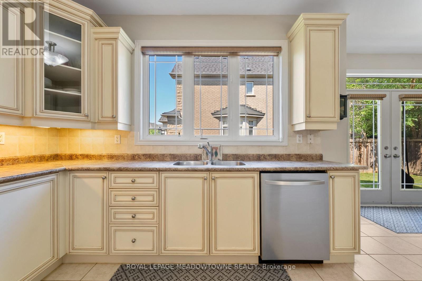 9 Black Bear Trail, Brampton, Ontario  L6Y 5L2 - Photo 11 - W12653042