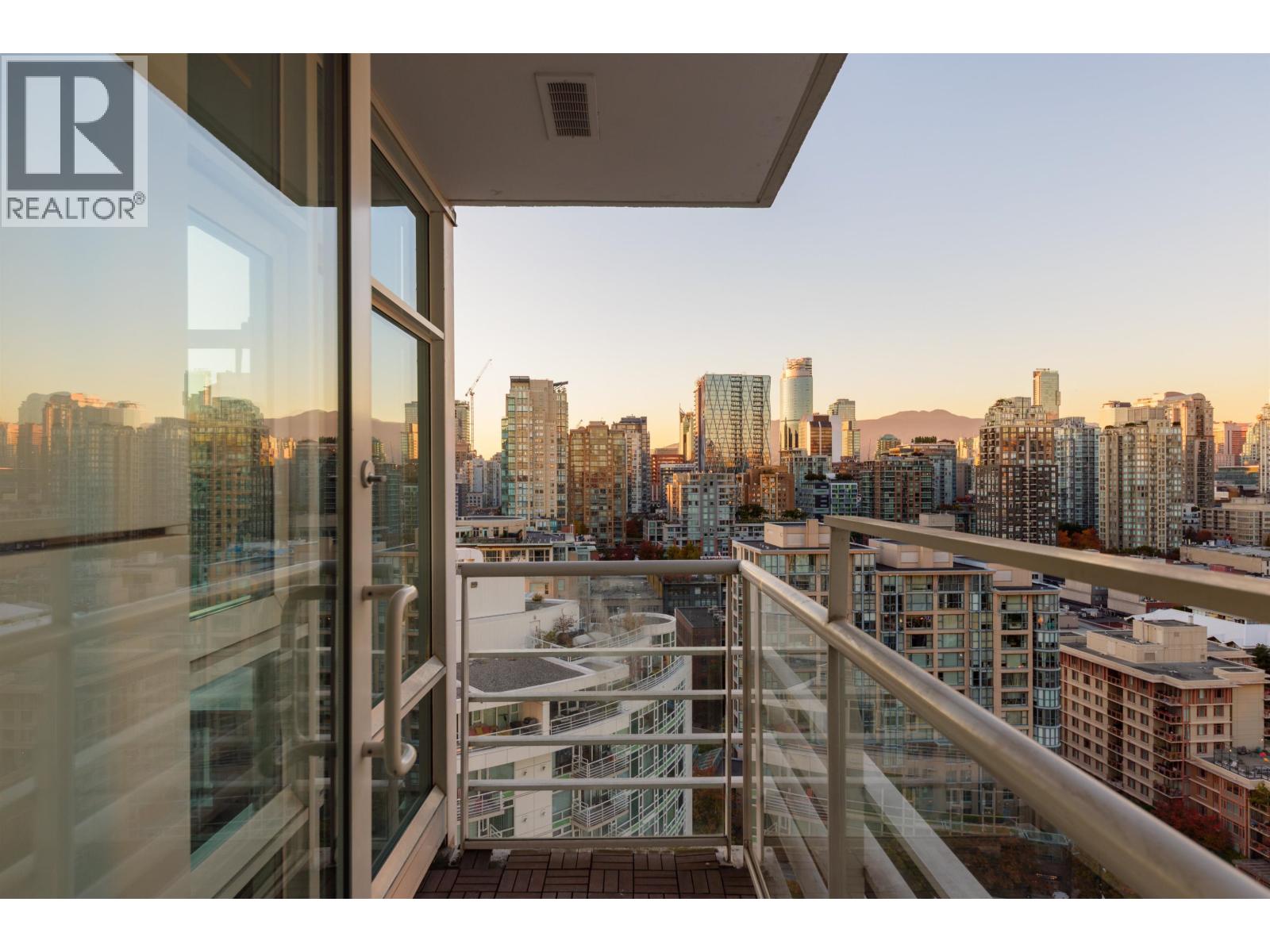 2305 1199 Marinaside Crescent, Vancouver, British Columbia V6Z 2Y2 - Photo 12 - R3061478