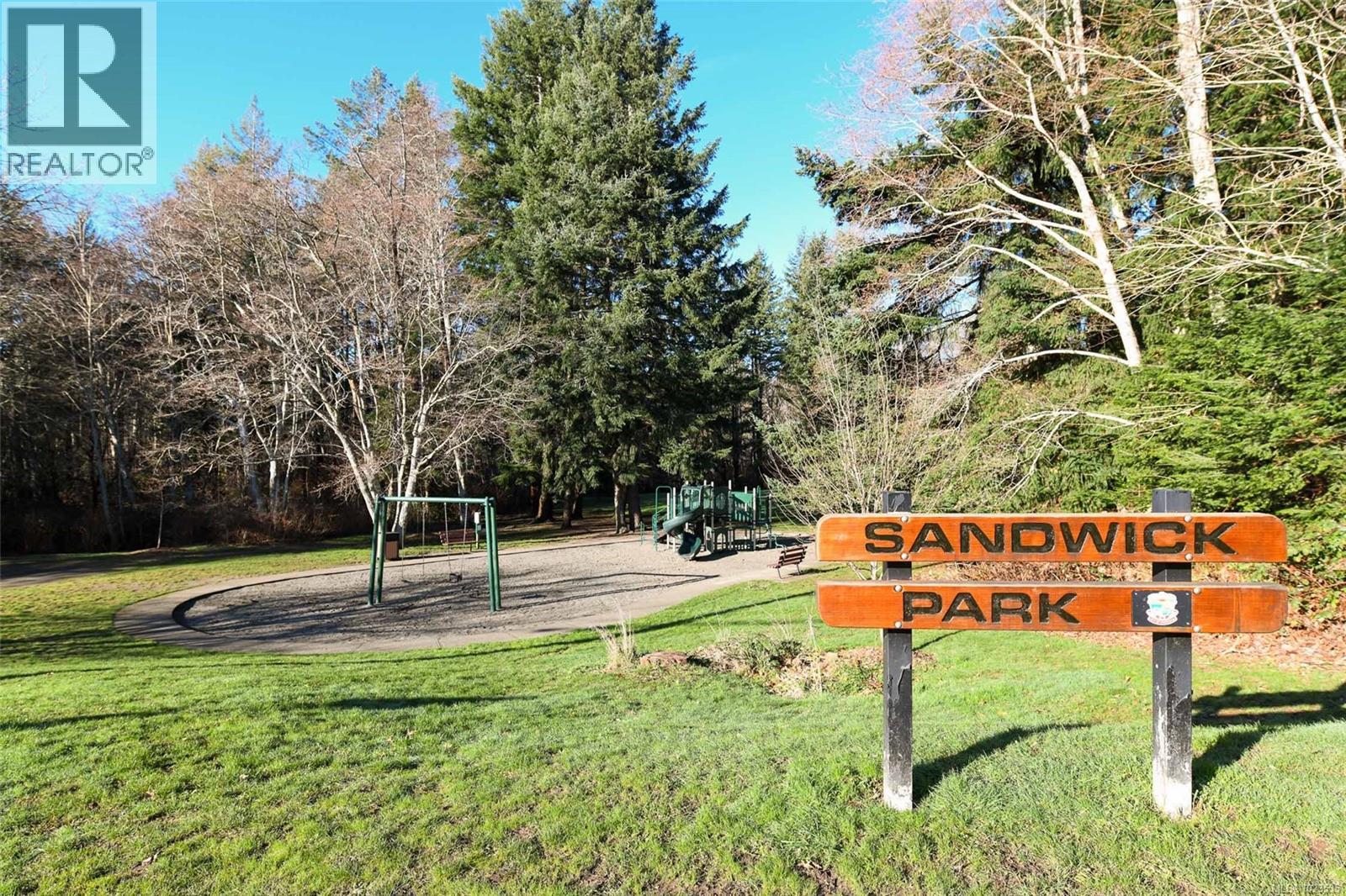 201 2655 Muir Rd, Courtenay, British Columbia  V9N 9A1 - Photo 16 - 1023535