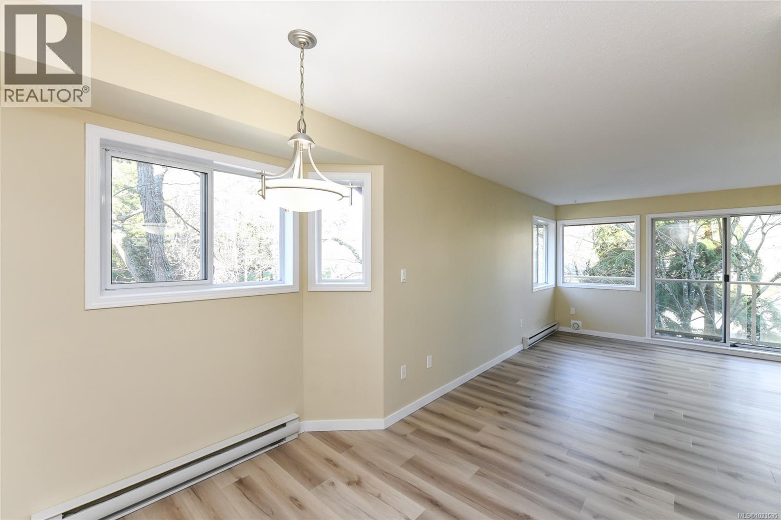 201 2655 Muir Rd, Courtenay, British Columbia  V9N 9A1 - Photo 5 - 1023535