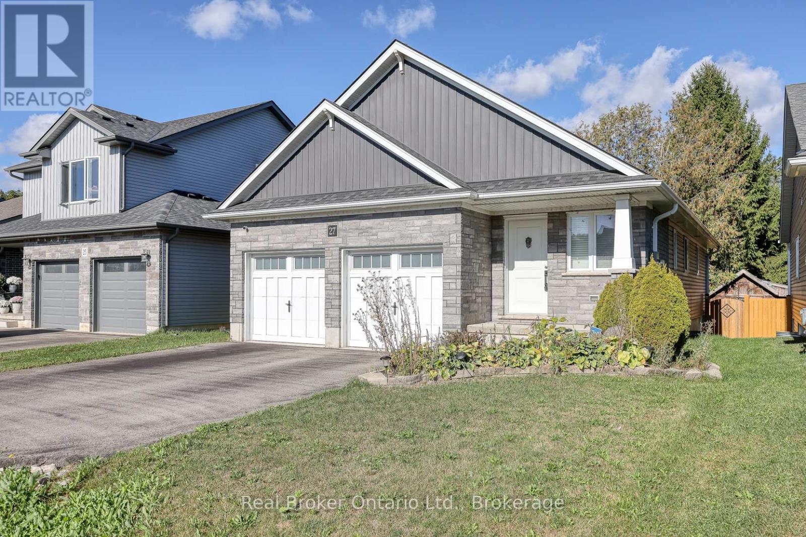 27 Reeves Road, Ingersoll, Ontario  N5C 0E1 - Photo 2 - X12706412