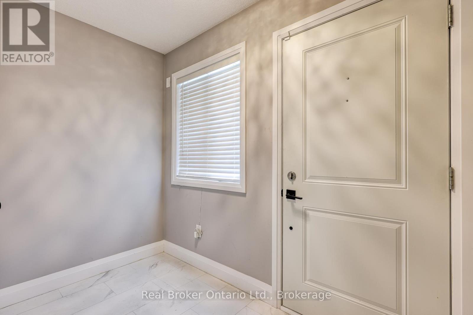 27 Reeves Road, Ingersoll, Ontario  N5C 0E1 - Photo 5 - X12706412