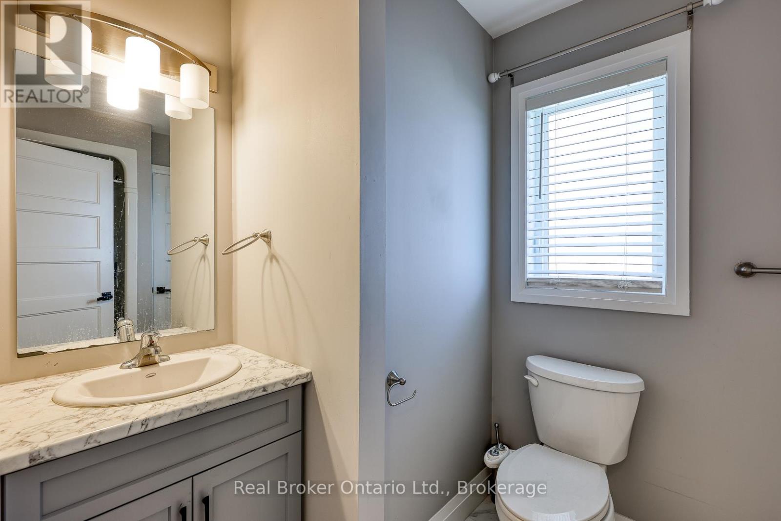 27 Reeves Road, Ingersoll, Ontario  N5C 0E1 - Photo 6 - X12706412