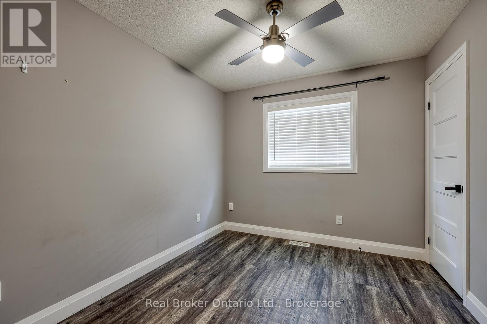 27 Reeves Road, Ingersoll, Ontario  N5C 0E1 - Photo 8 - X12706412