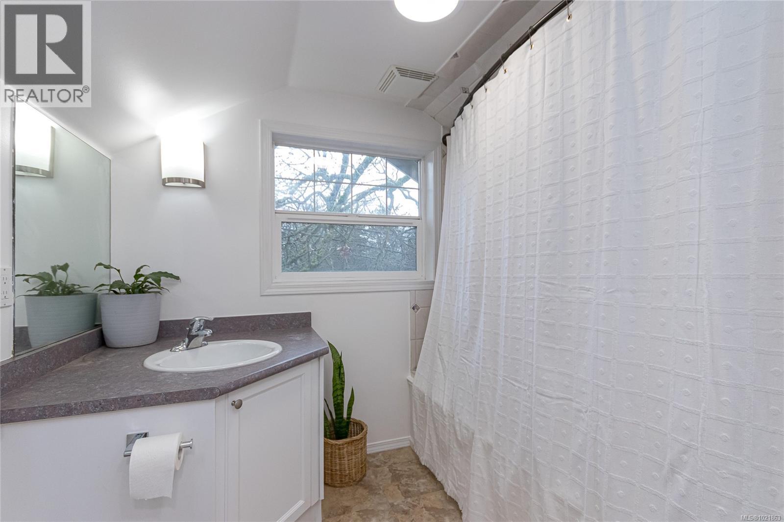 848 Finlayson St, Victoria, British Columbia  V8T 5K8 - Photo 22 - 1021863