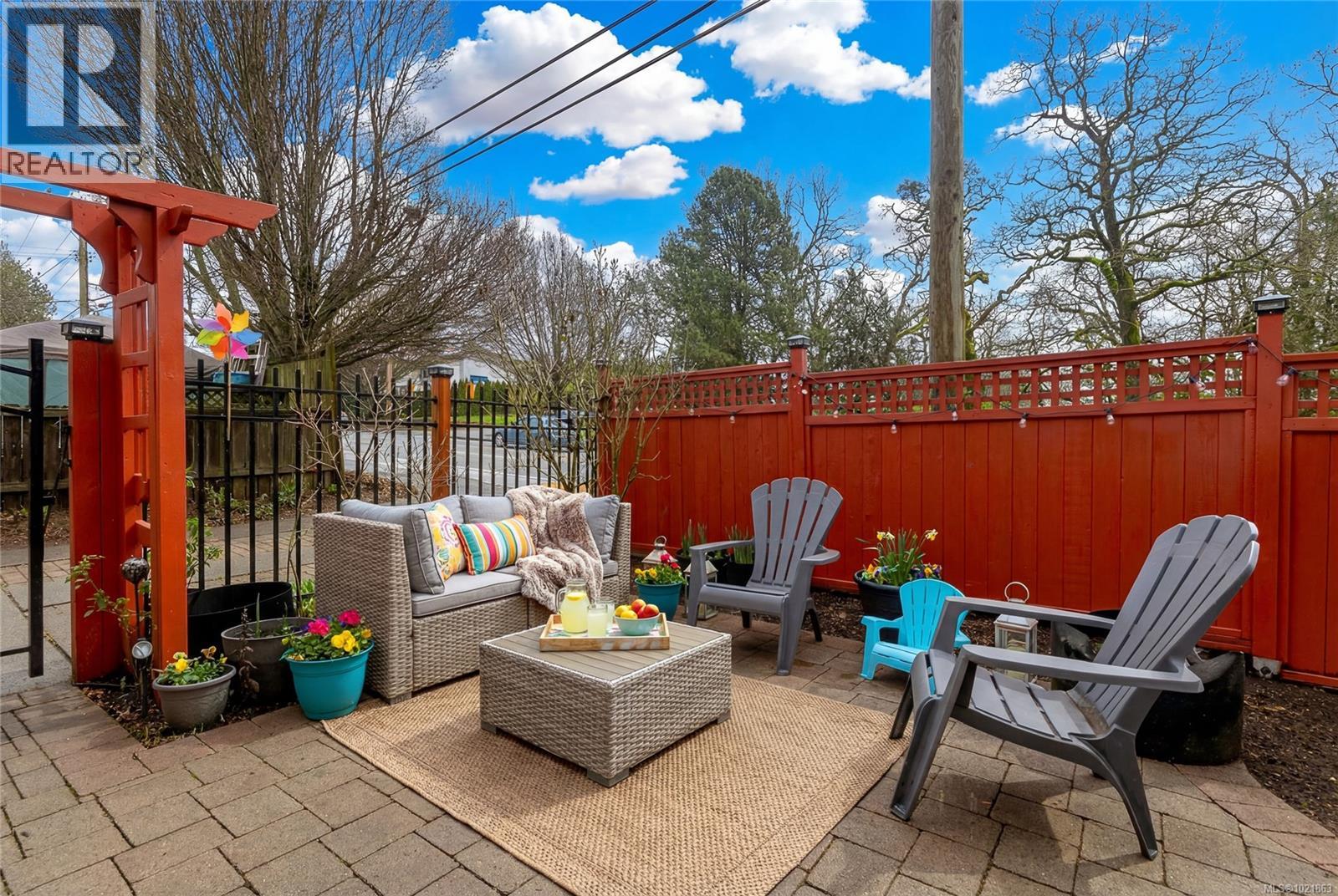 848 Finlayson St, Victoria, British Columbia  V8T 5K8 - Photo 6 - 1021863