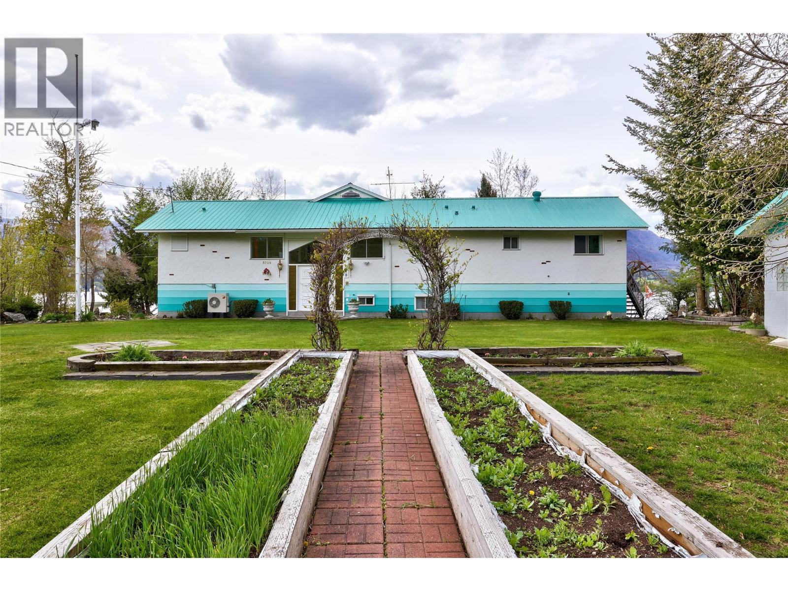 3726 Zinck Road, Scotch Creek, British Columbia  V0E 1M5 - Photo 11 - 10311297