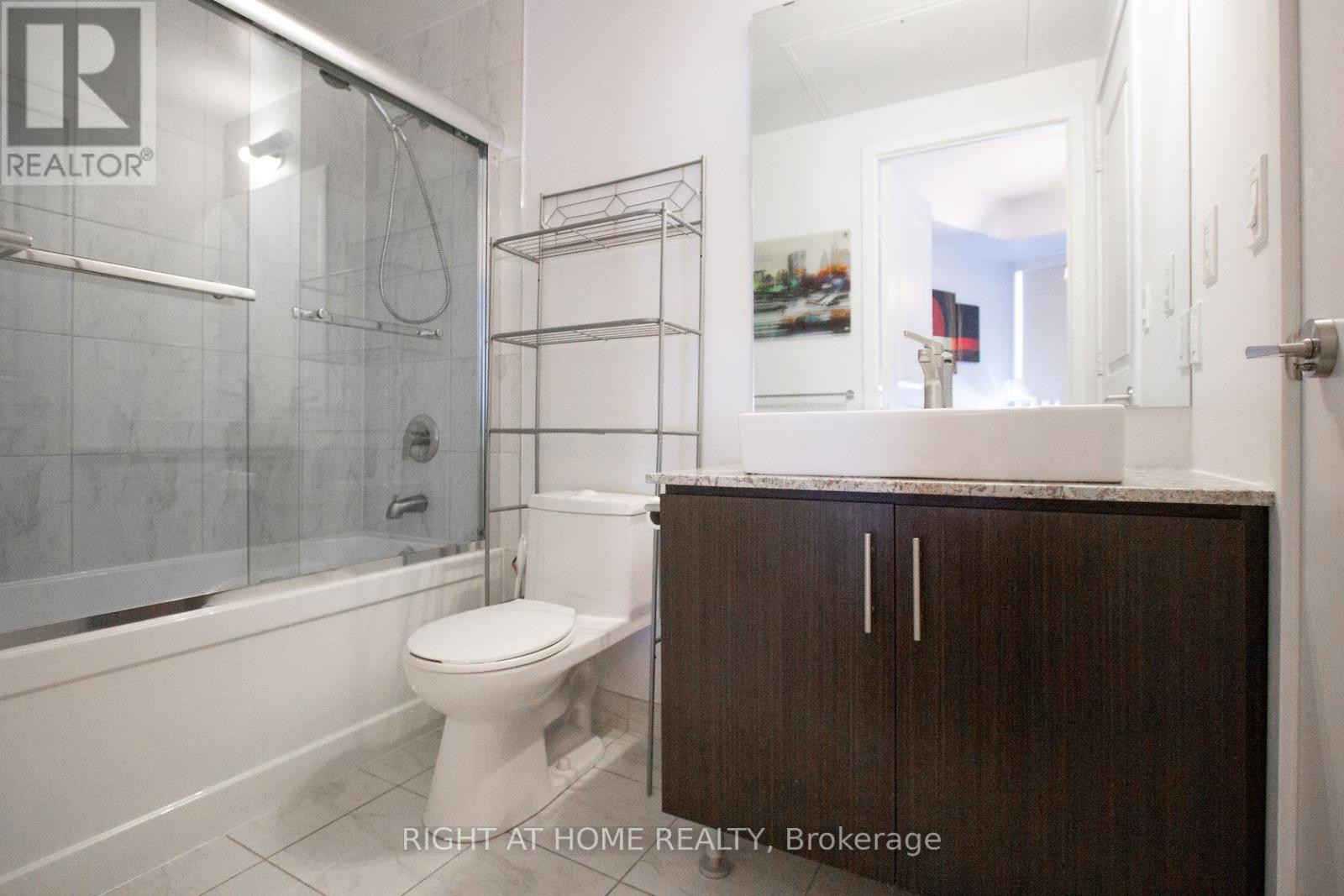 301 - 1 The Esplanade, Toronto, Ontario  M5E 0A8 - Photo 17 - C12706424