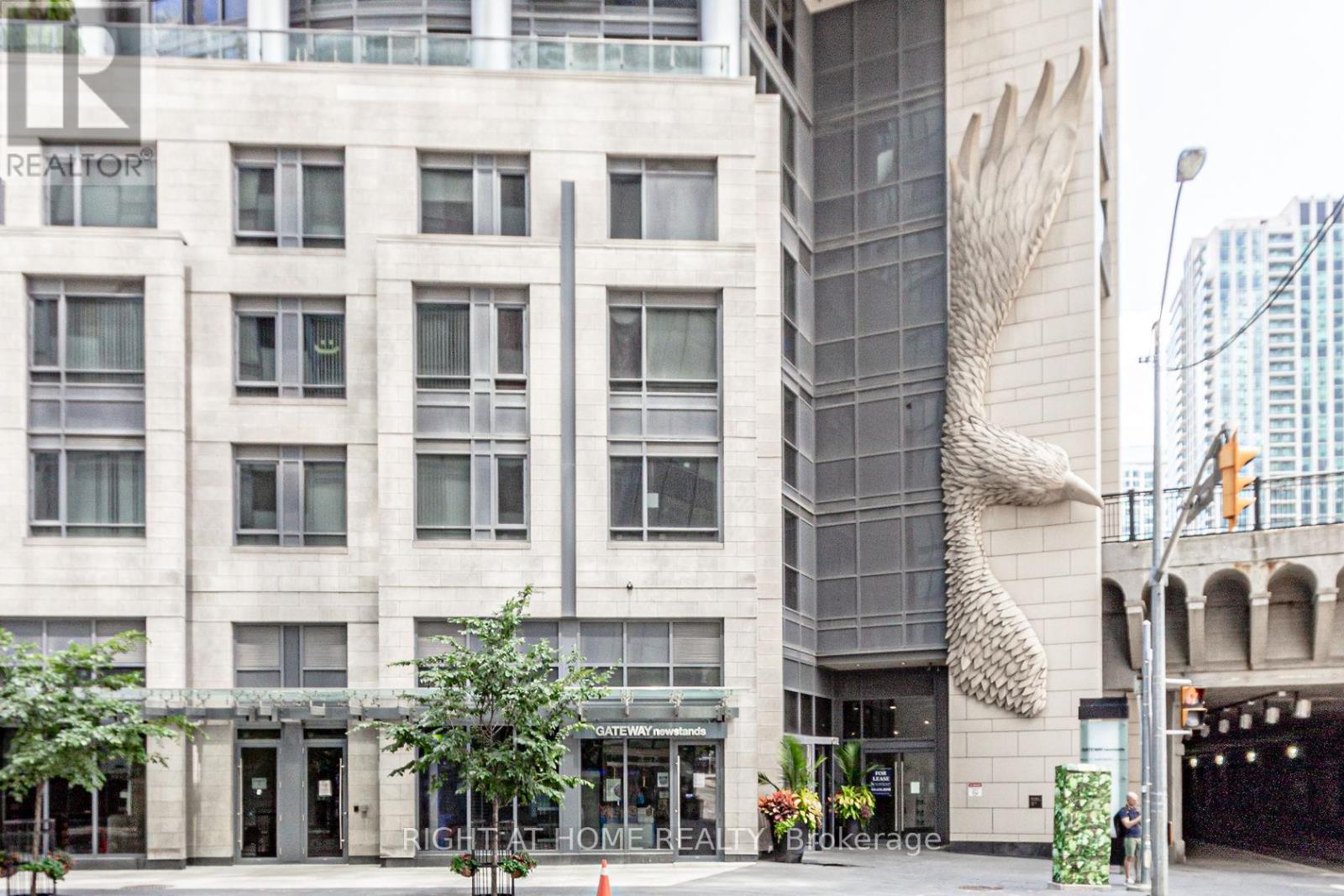 301 - 1 The Esplanade, Toronto, Ontario  M5E 0A8 - Photo 2 - C12706424