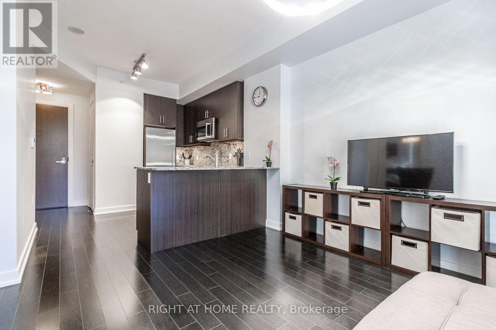 301 - 1 The Esplanade, Toronto, Ontario  M5E 0A8 - Photo 9 - C12706424