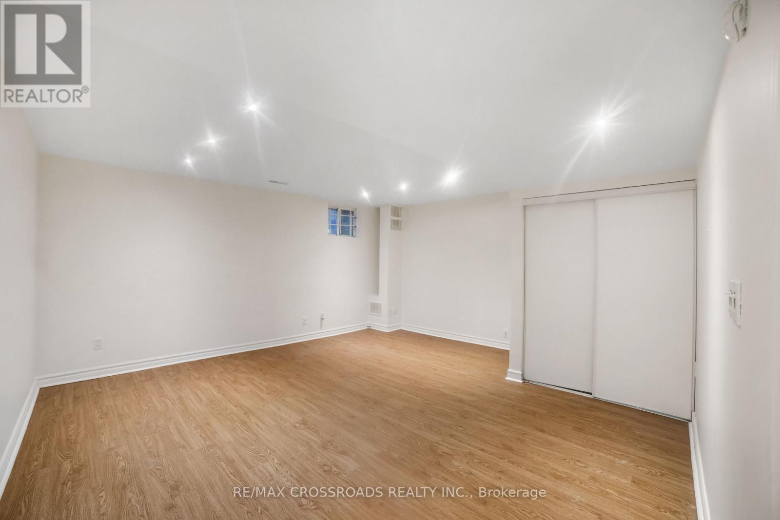 Bsmt - 38 Jinnah Court, Toronto, Ontario  M4A 2Y1 - Photo 6 - C12706442