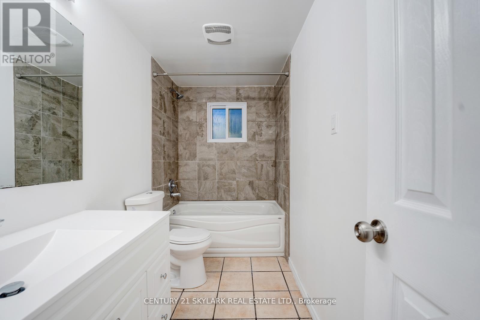 66 Corbett Drive, Barrie, Ontario  L6M 5V3 - Photo 14 - S12706410