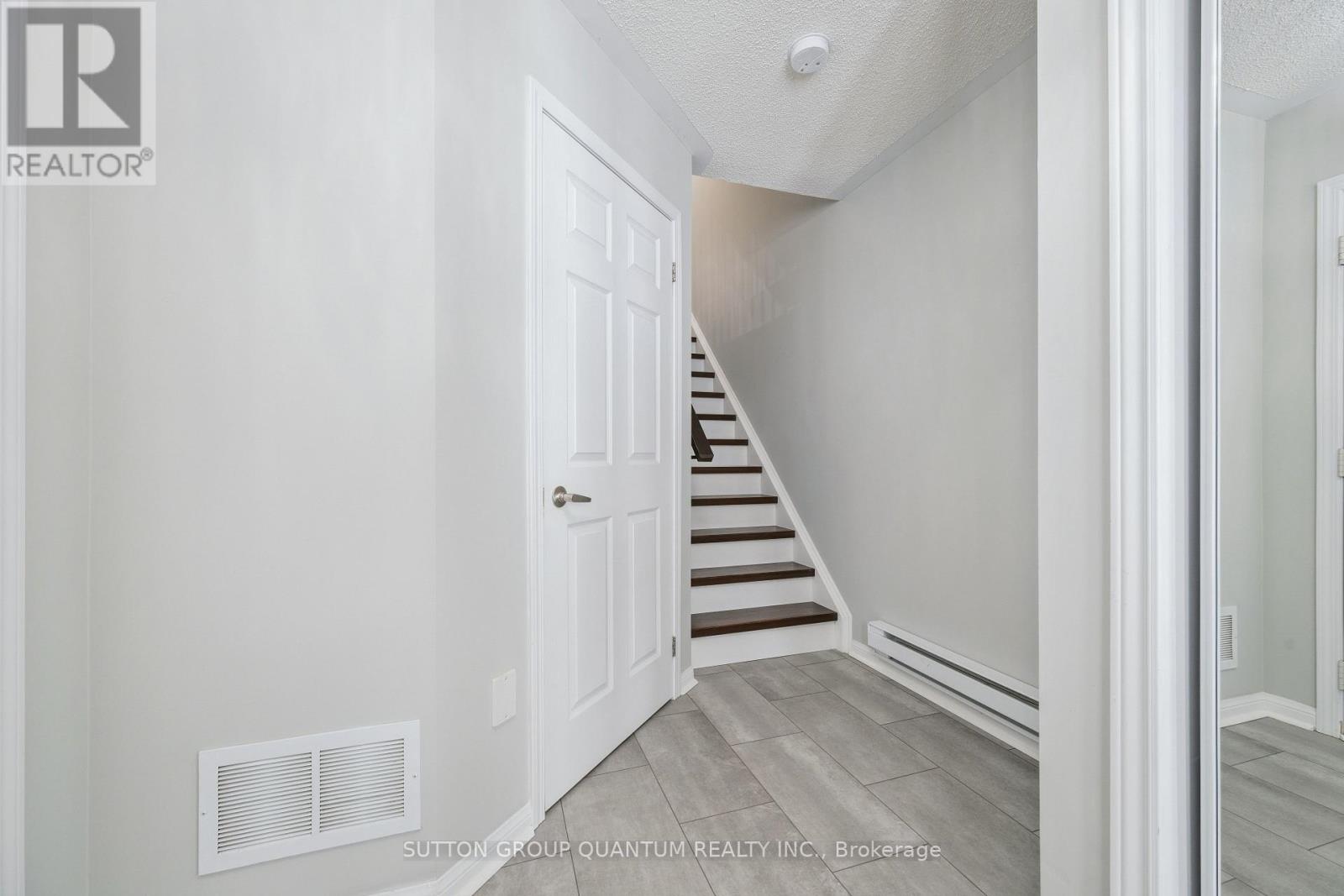 3061 Dewridge Avenue, Oakville, Ontario  L6M 5J1 - Photo 3 - W12706402