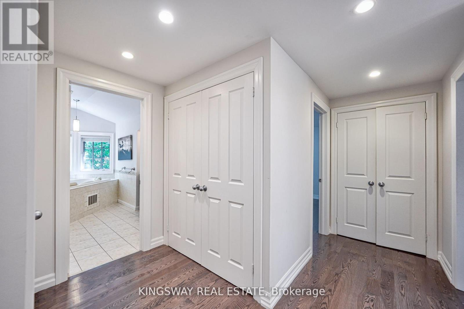 1638 Birchwood Drive, Mississauga, Ontario  L5J 1T6 - Photo 23 - W12706426