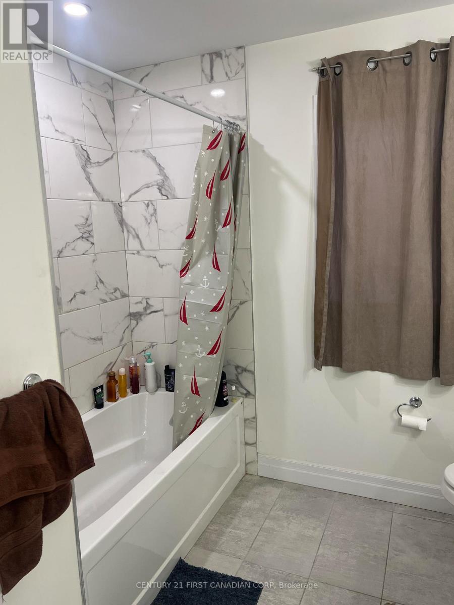 2653 Bobolink Lane, London South, Ontario  N6M 1G4 - Photo 11 - X12705142