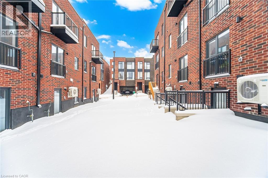 5 Taylor Court, Peel, Ontario  L7E 2R7 - Photo 2 - 40796210