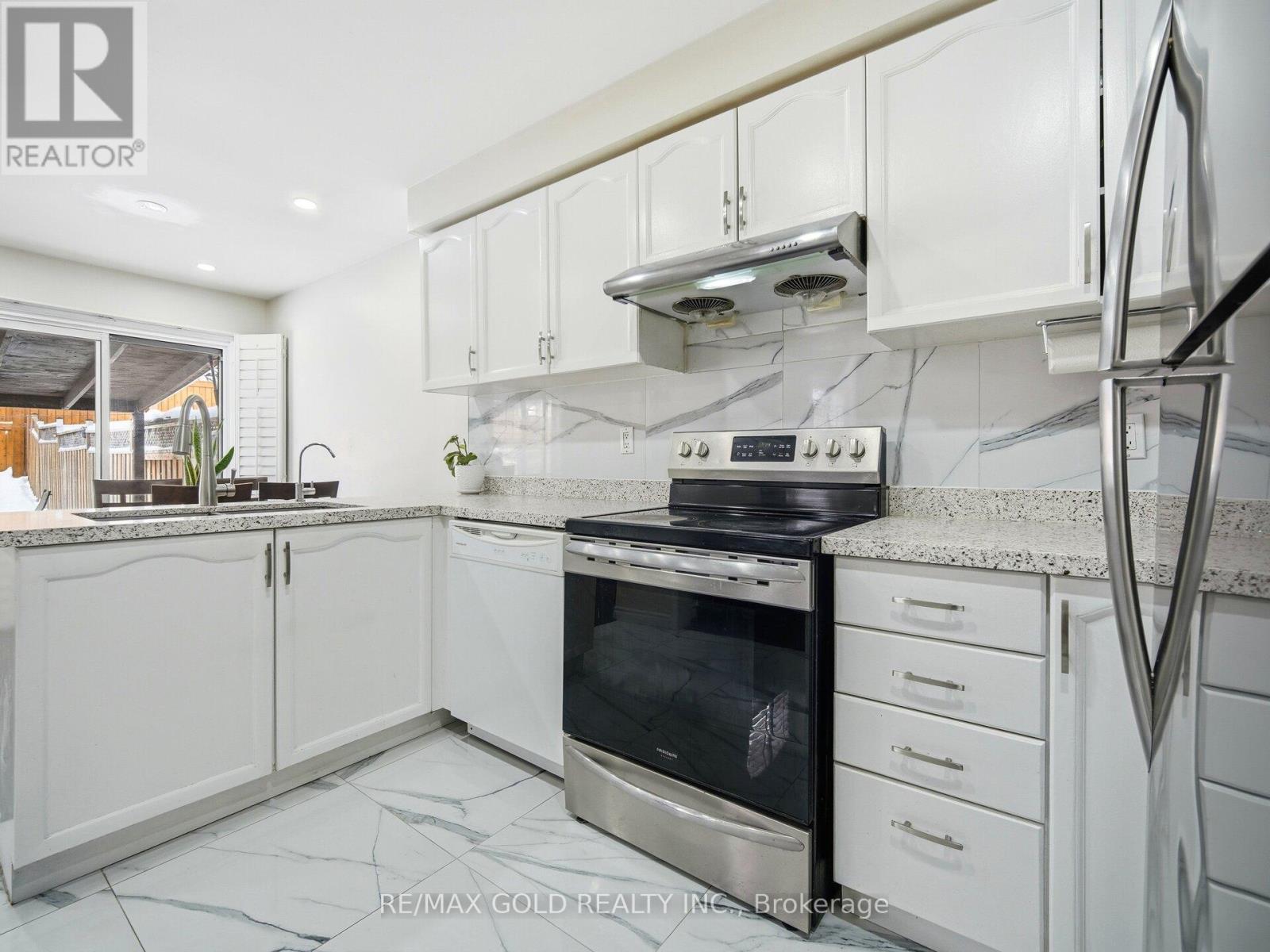 151 Clover Bloom Road, Brampton, Ontario  L6R 1S5 - Photo 10 - W12698540