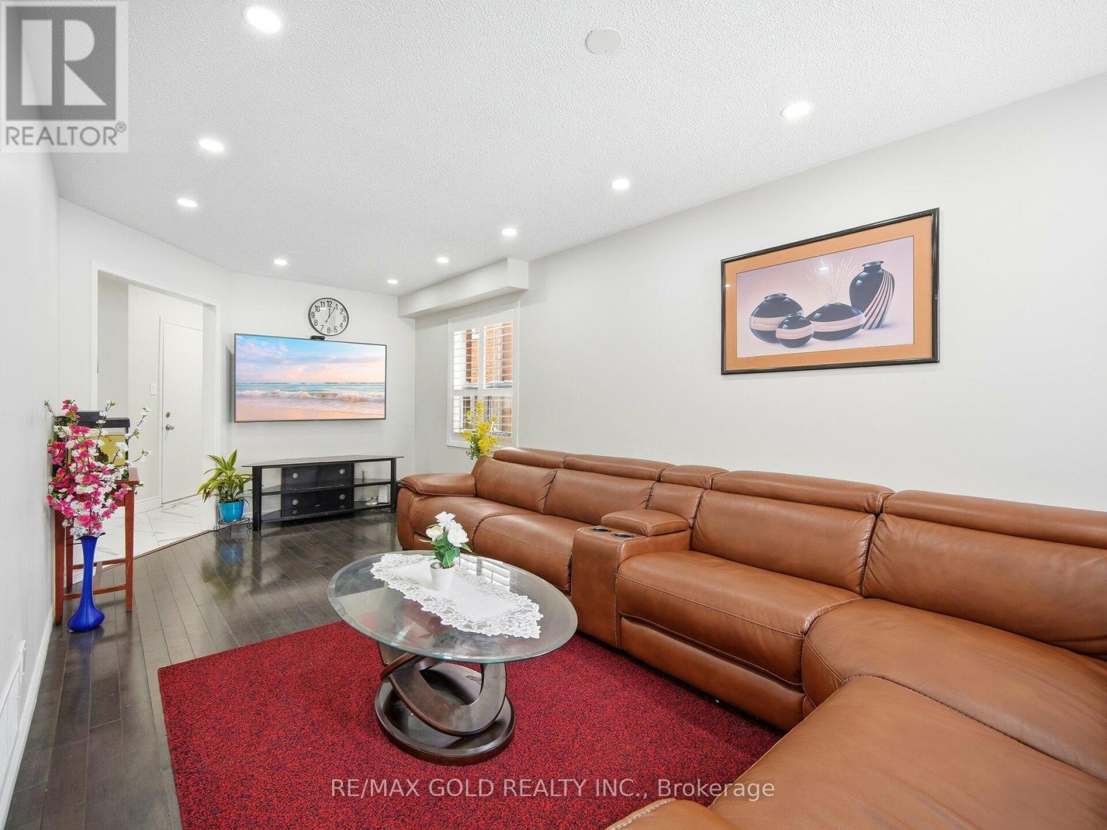 151 Clover Bloom Road, Brampton, Ontario  L6R 1S5 - Photo 4 - W12698540