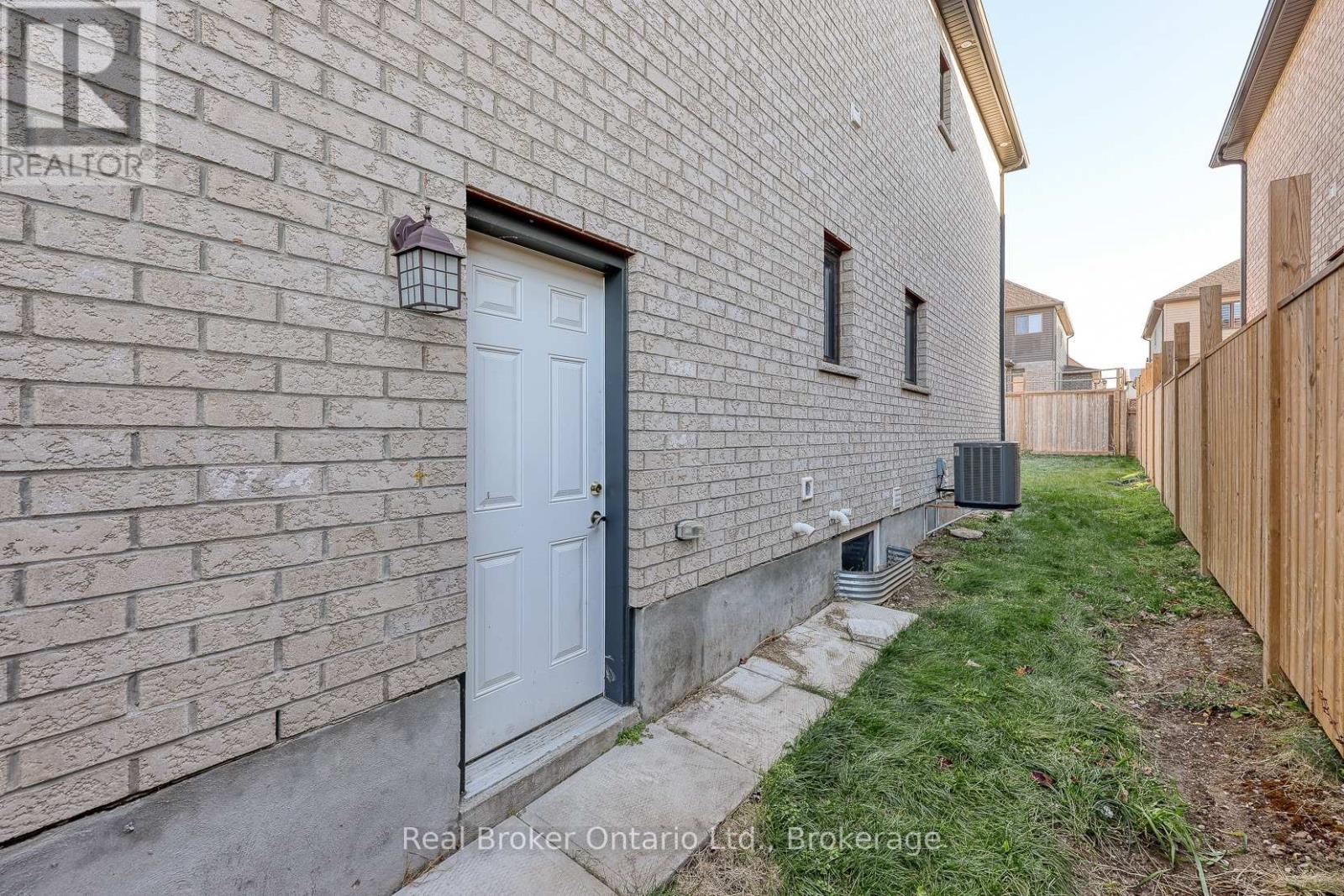 804 Normandy Drive, Woodstock, Ontario  N4T 0E6 - Photo 43 - X12706466