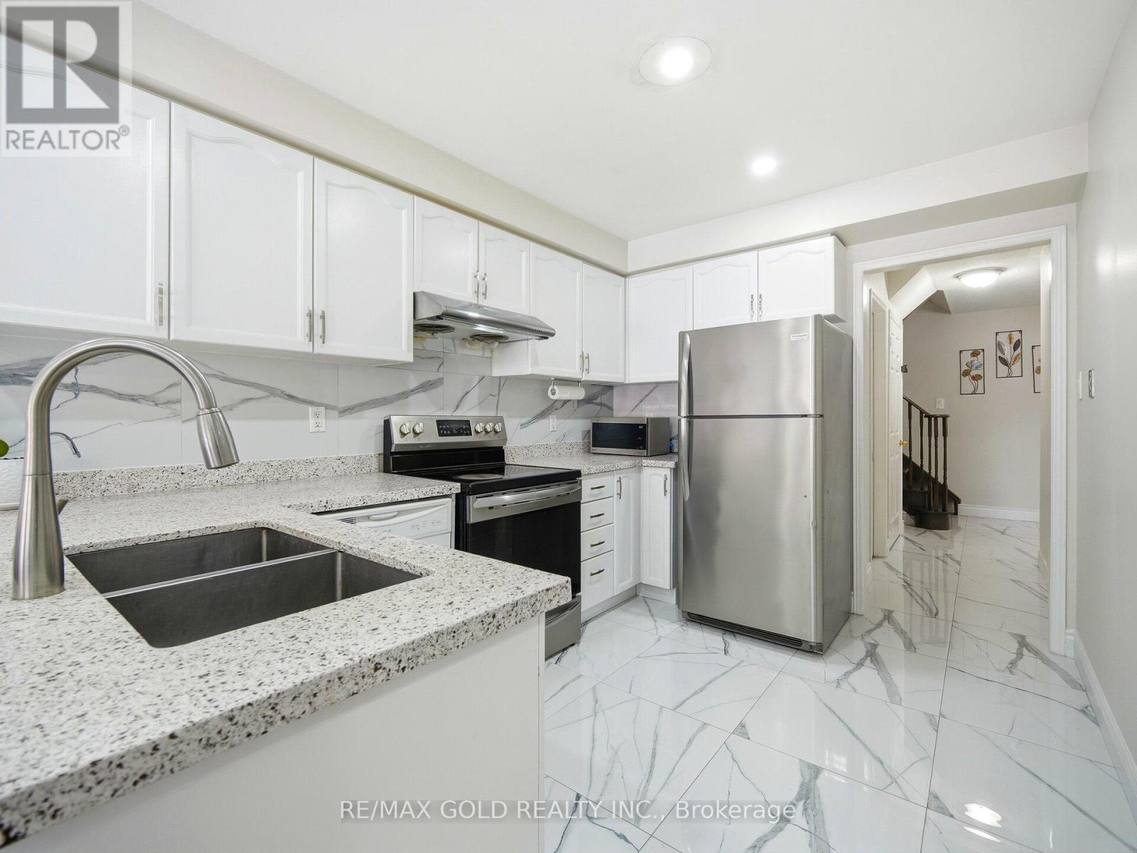 151 Clover Bloom Road, Brampton, Ontario  L6R 1S5 - Photo 8 - W12698540