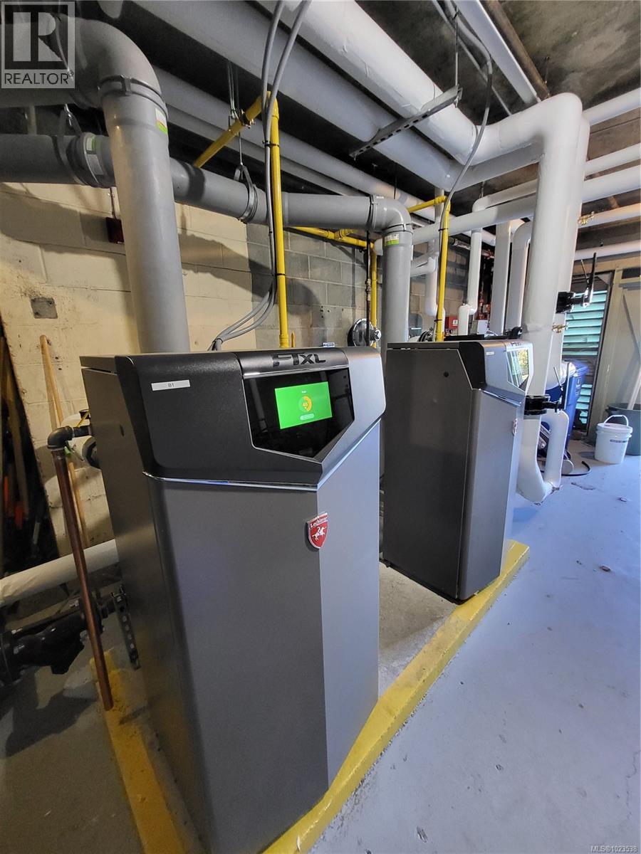 110 1680 Poplar Ave, Saanich, British Columbia  V8P 4K7 - Photo 40 - 1023538