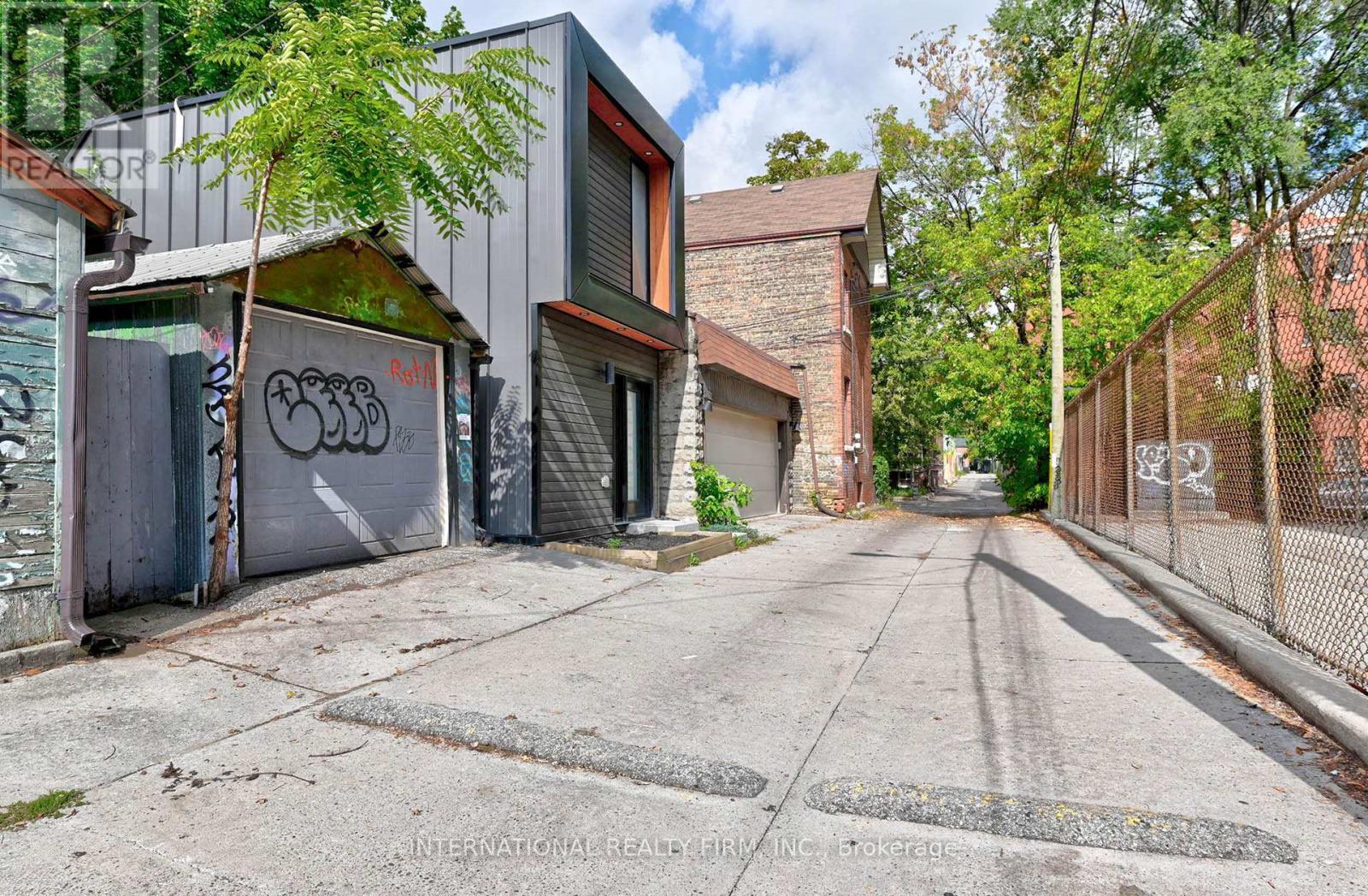 717 Palmerston Avenue, Toronto, Ontario  M6G 2R2 - Photo 34 - C12706474