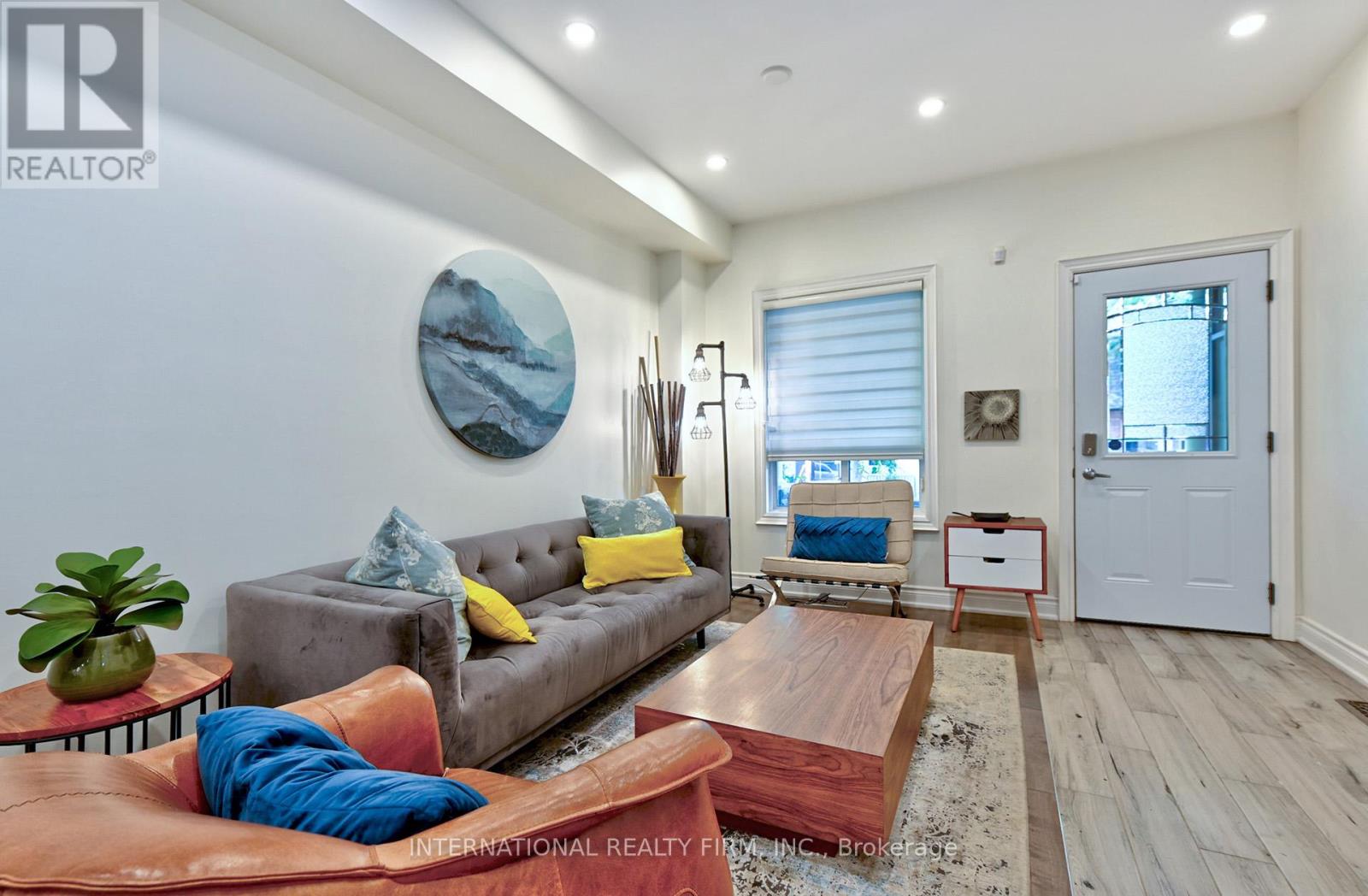 717 Palmerston Avenue, Toronto, Ontario  M6G 2R2 - Photo 5 - C12706474