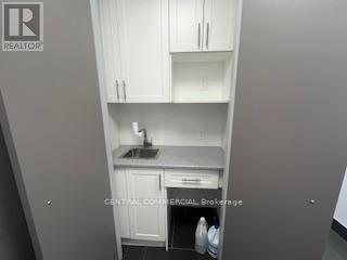 12-101 - 30 Wertheim Court, Richmond Hill, Ontario  L4B 1B9 - Photo 11 - N12706462