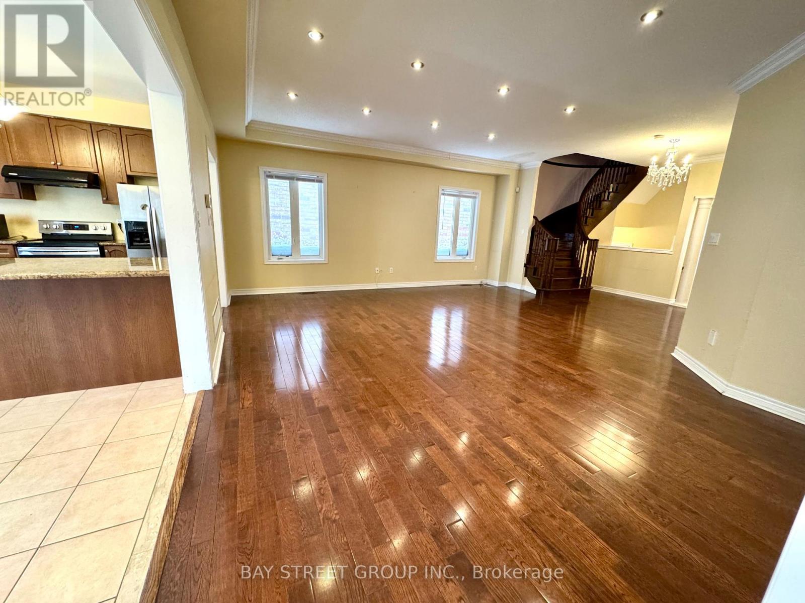 15 Peterkin Road, Markham, Ontario  L6E 1Y9 - Photo 3 - N12706476