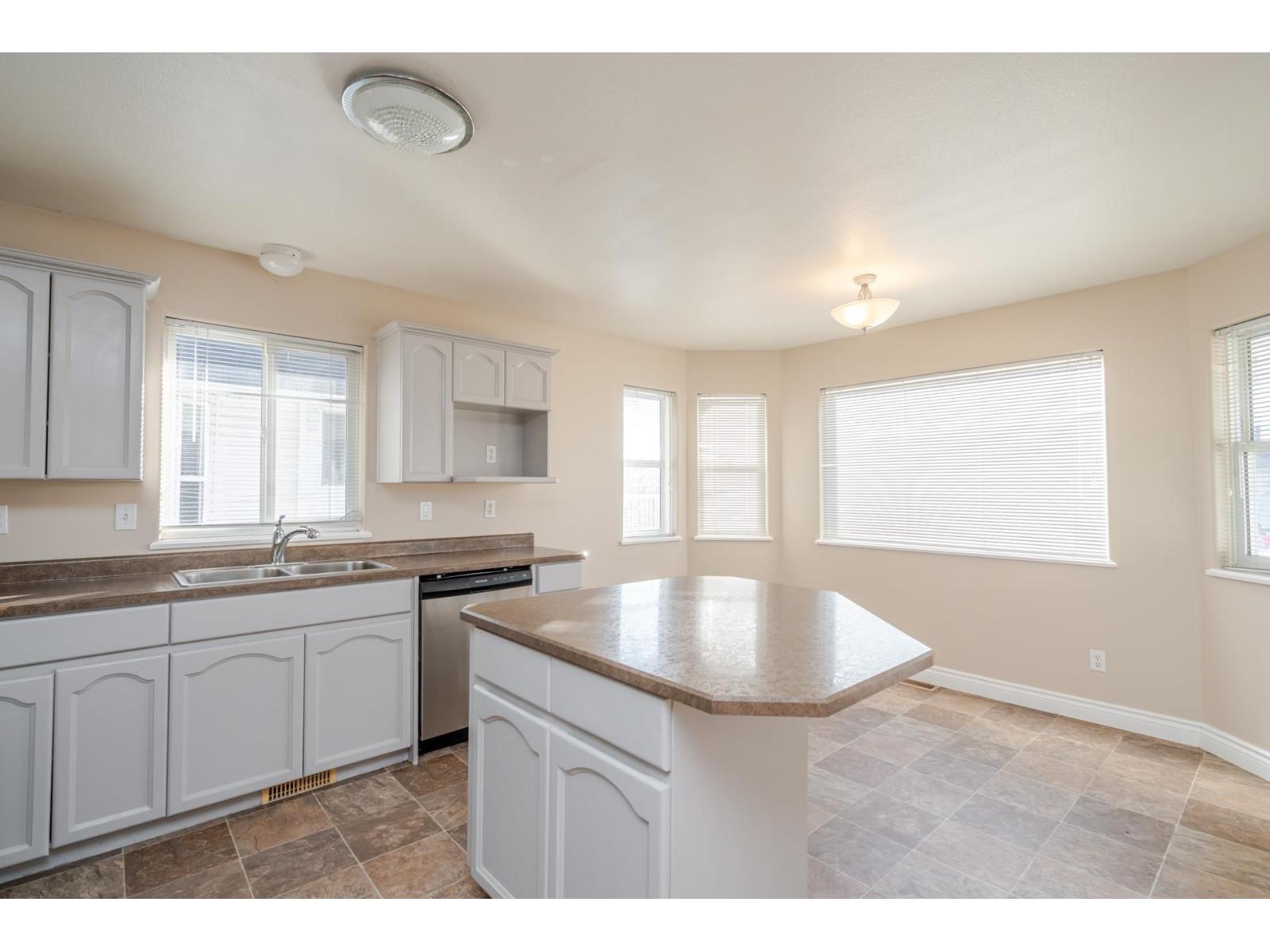 34732 7 Avenue, Abbotsford, British Columbia  V2S 8C4 - Photo 8 - R3080414