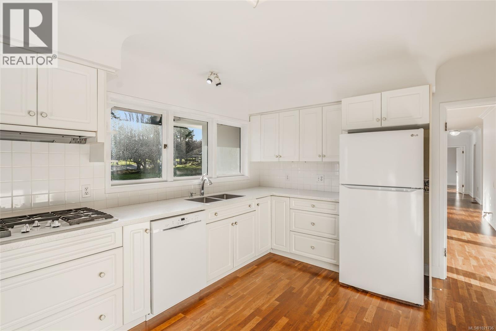 441 Memorial Ave, Qualicum Beach, British Columbia  V9K 1G8 - Photo 17 - 1021736