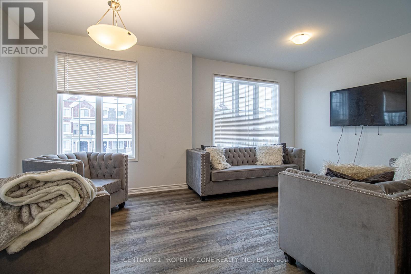 6 Bellasera Way, Caledon, Ontario  L7C 1Z9 - Photo 2 - W12706460