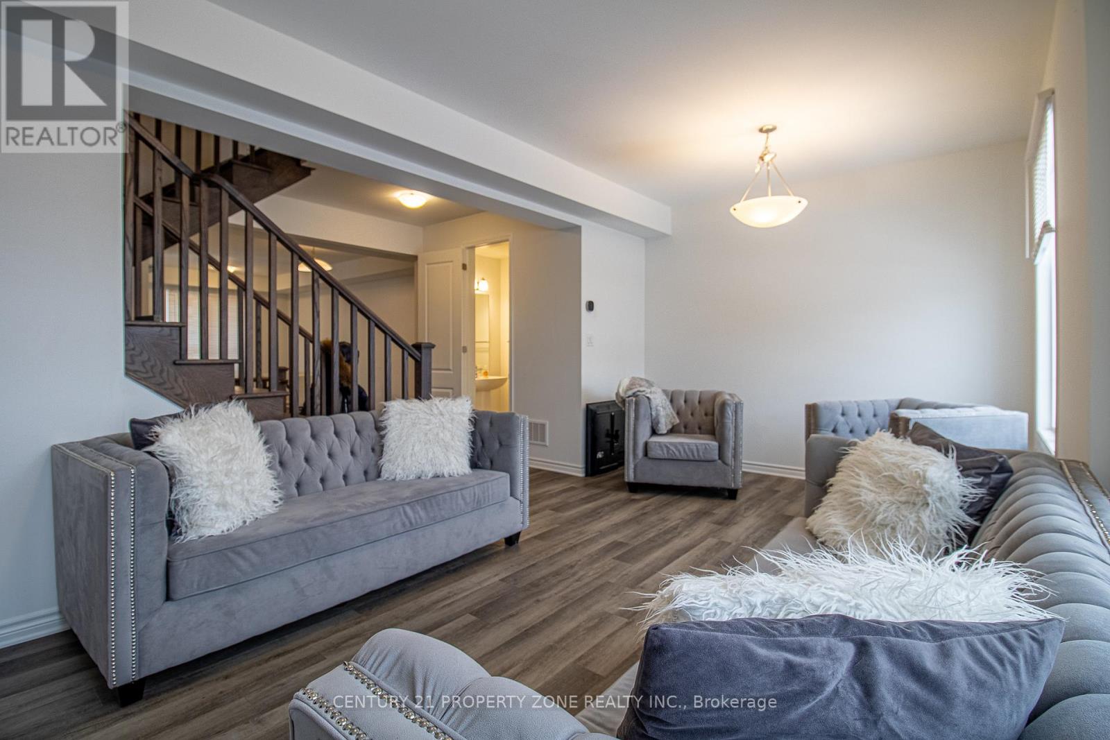 6 Bellasera Way, Caledon, Ontario  L7C 1Z9 - Photo 4 - W12706460