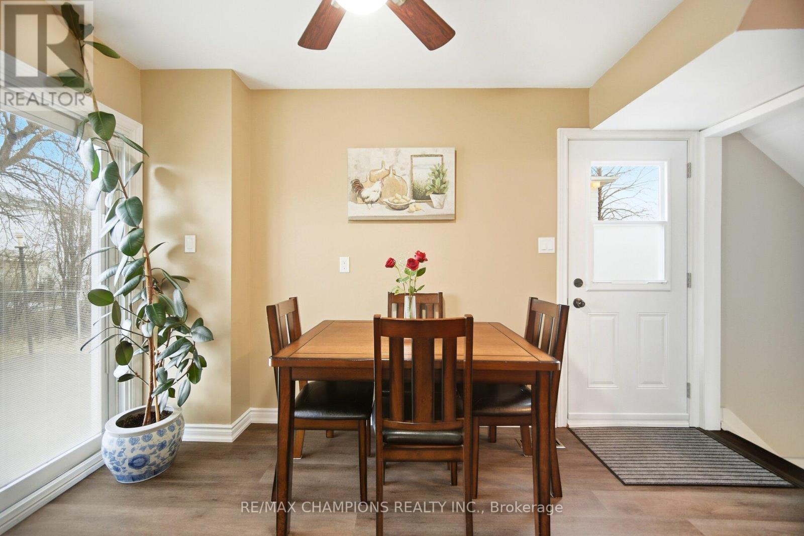 64 Greenbriar Road, Brampton, Ontario  L6S 2A5 - Photo 10 - W12706464