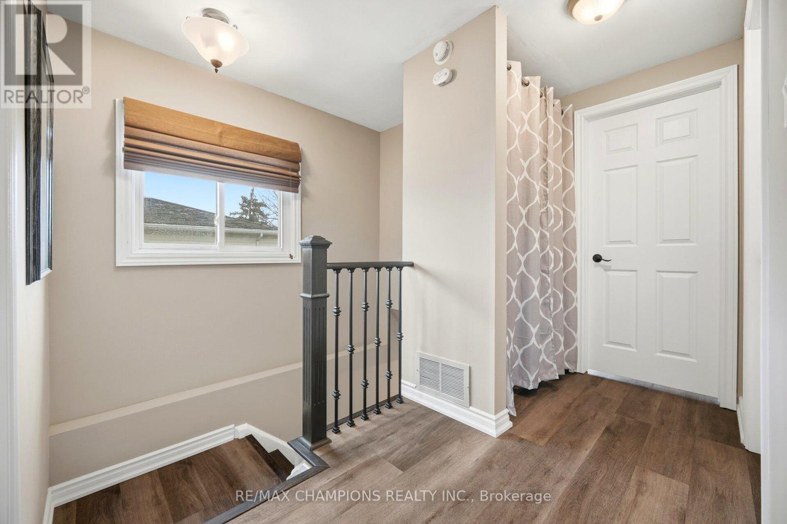 64 Greenbriar Road, Brampton, Ontario  L6S 2A5 - Photo 13 - W12706464