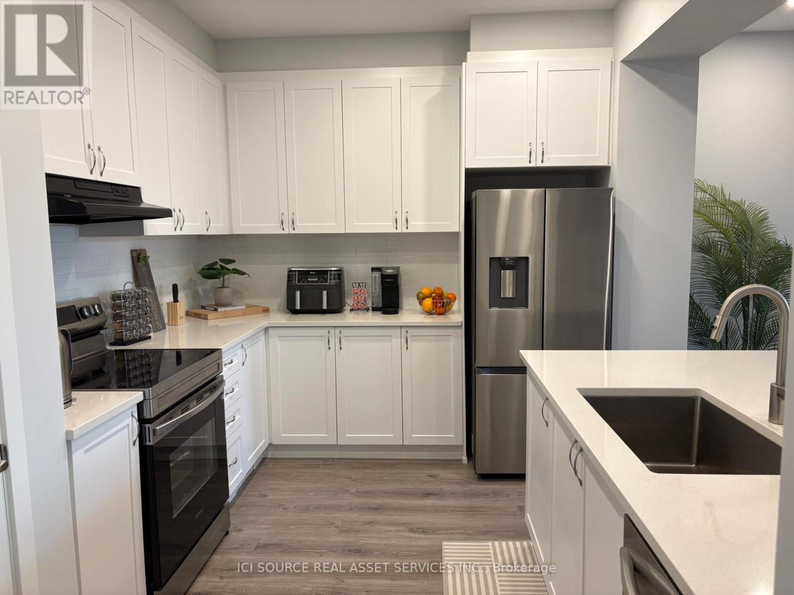 617 Quilter Row, Ottawa, Ontario  K0A 2Z0 - Photo 2 - X12706458