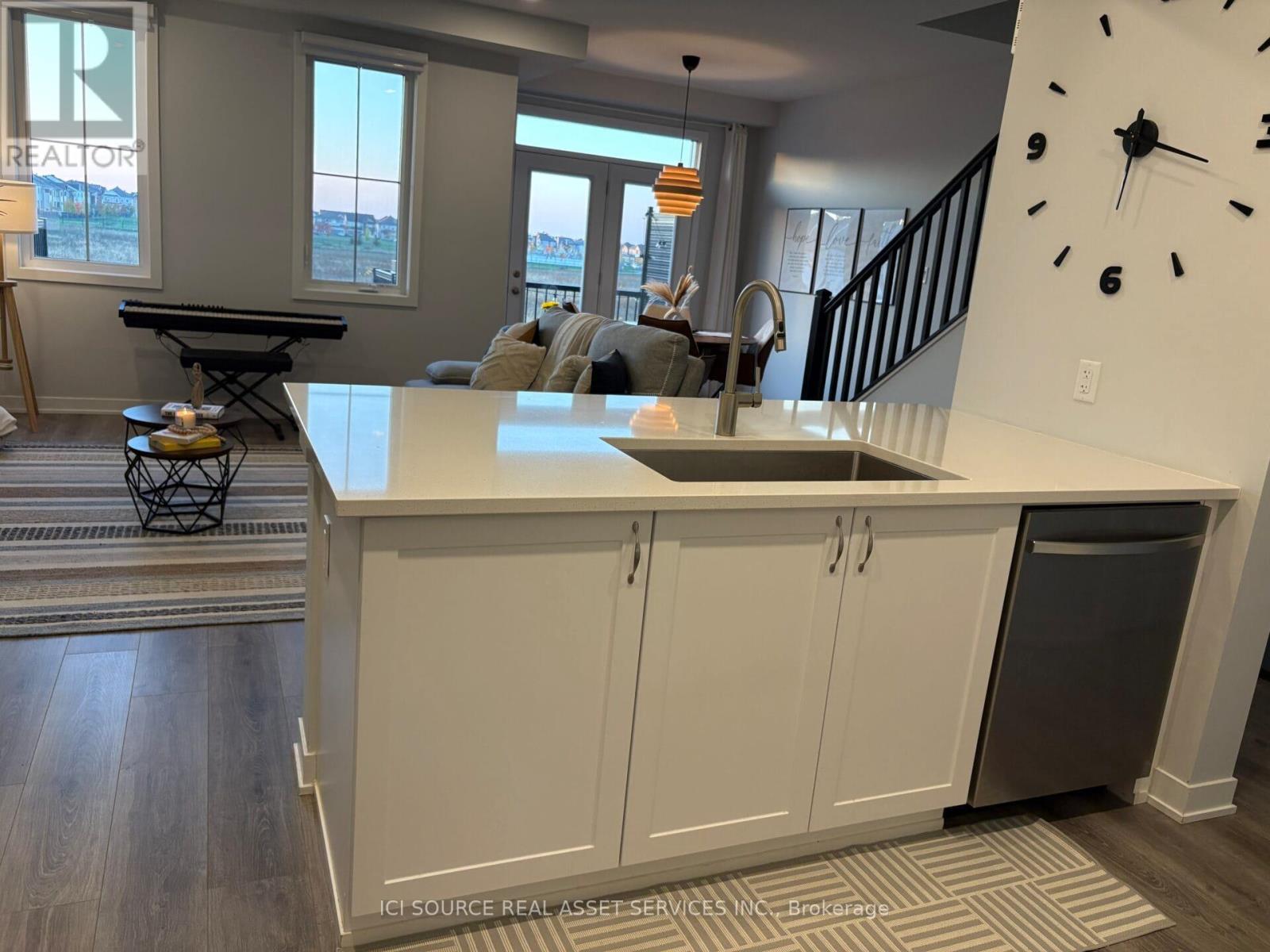 617 Quilter Row, Ottawa, Ontario  K0A 2Z0 - Photo 3 - X12706458