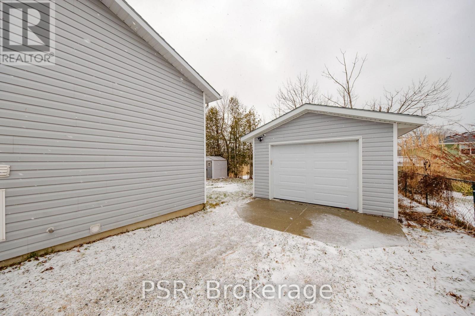 708 Johnston Crescent W, Kincardine, Ontario  N2Z 1S4 - Photo 21 - X12706572