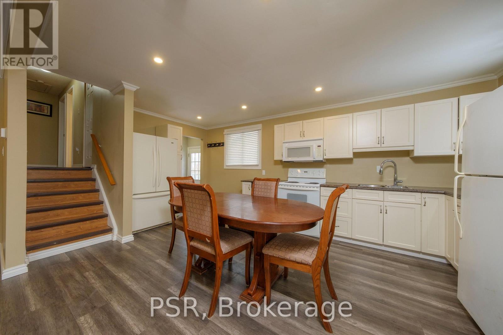 708 Johnston Crescent W, Kincardine, Ontario  N2Z 1S4 - Photo 5 - X12706572