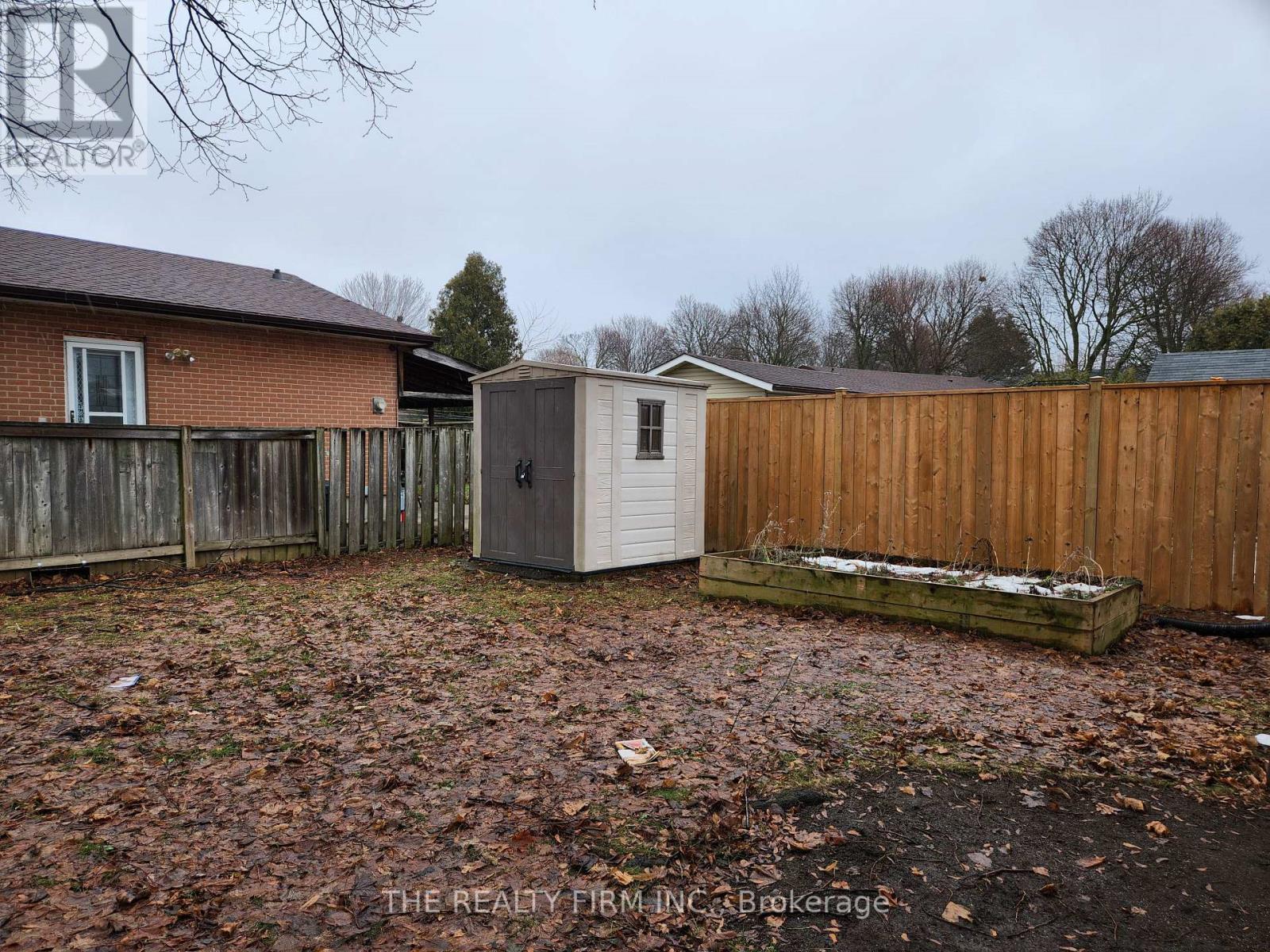 72 Toulon Crescent, London East, Ontario  N5V 1J5 - Photo 4 - X12706570