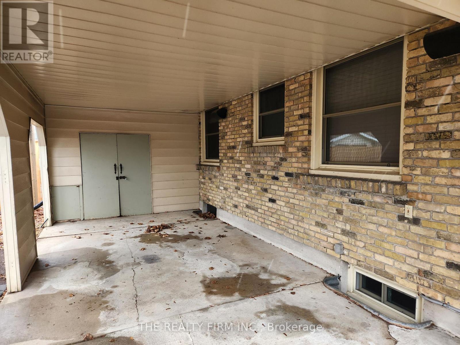 72 Toulon Crescent, London East, Ontario  N5V 1J5 - Photo 5 - X12706570