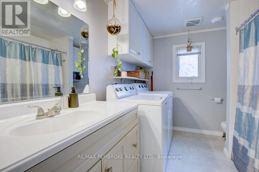 66 Pinehurst Estates, Petawawa, Ontario  K8H 2H2 - Photo 10 - X12706532